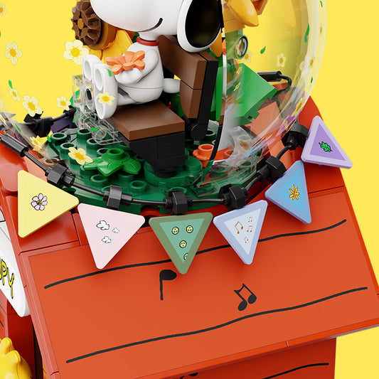 Snoopy Peanuts Pantasy 86918 Red House 18cm